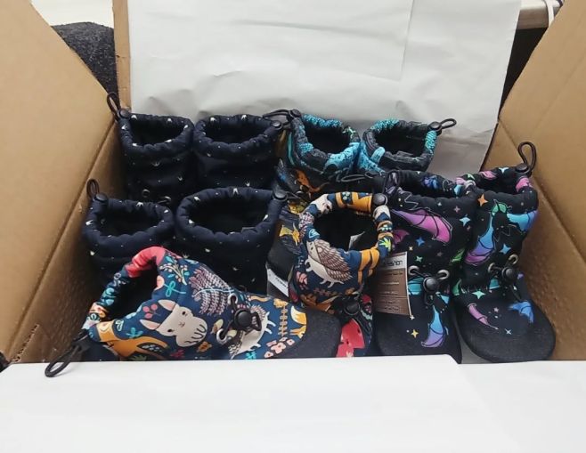 🔥 Žhavá zásilka pro maminky z Jičína a okolí 👣 V @berboty_cz - barefoot botičky pro vaše dětičky přistála nová várka...